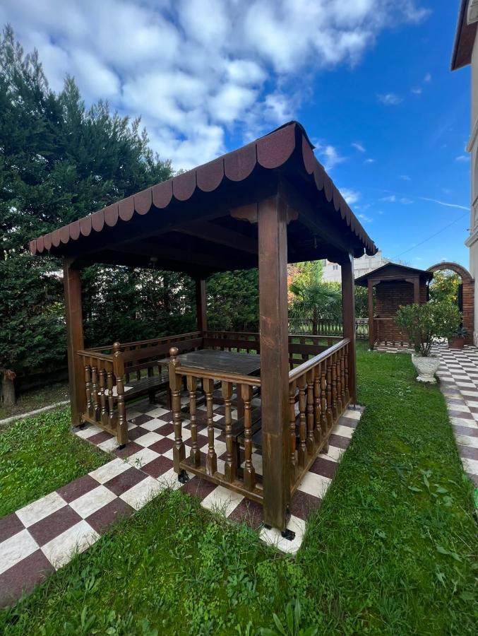 Guest House Pulake Berat Exterior foto